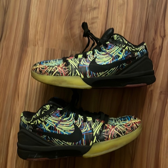 black white and red 13